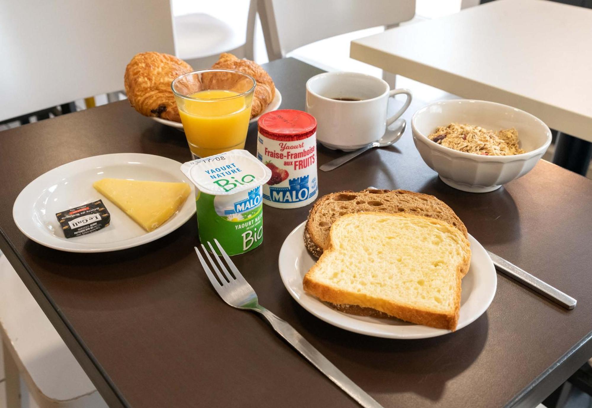 B&B HOTEL Evreux Hotel